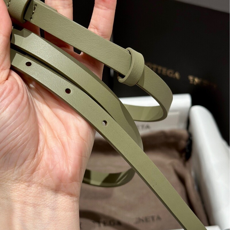 Bv Genuine Leather Thin Belt with Cowhide Decoration for Sweaters, Dresses, and Casual Pants, Women's Versatile Fashion Belt 1.2cm