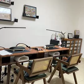 实木床;桌类、茶几;餐椅