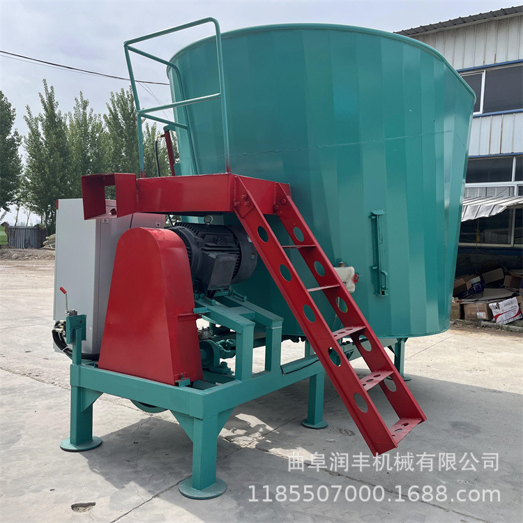 TMR草料搅拌机9立方牛羊牧草拌草机自动粉碎混料机省时搅拌均匀