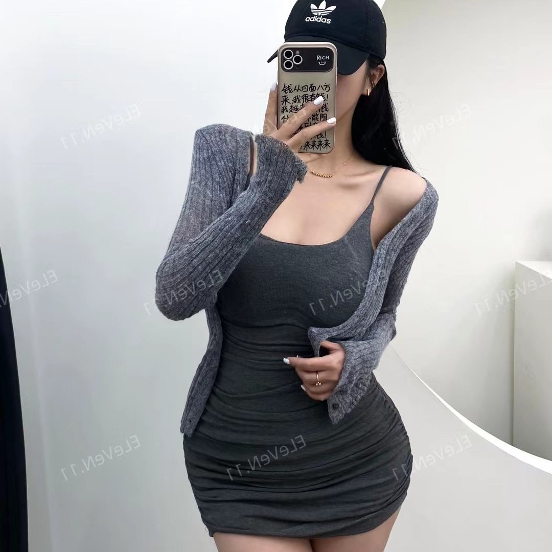 Chica caliente sexy vestido largo con tirantes ajustados 2025 mujer verano nuevo estilo cintura delgada con falda base