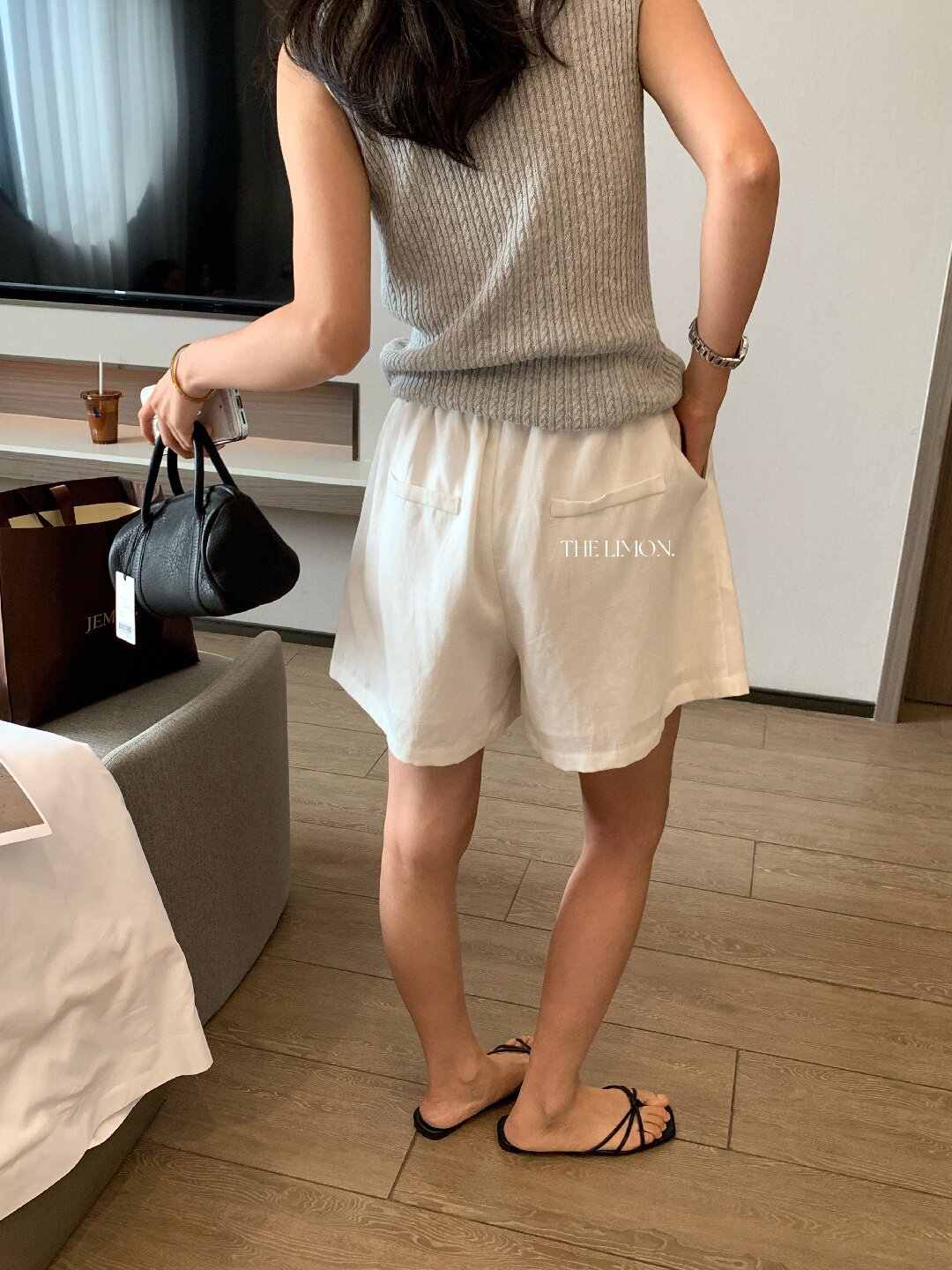 Quần short nữ cạp cao chất liệu tencel linen phối sợi, dáng suông rộng, tôn dáng, phong cách old money — màu sắc, Màu cà phê, màu trắng, Xanh da trờicolor chi tiết 30