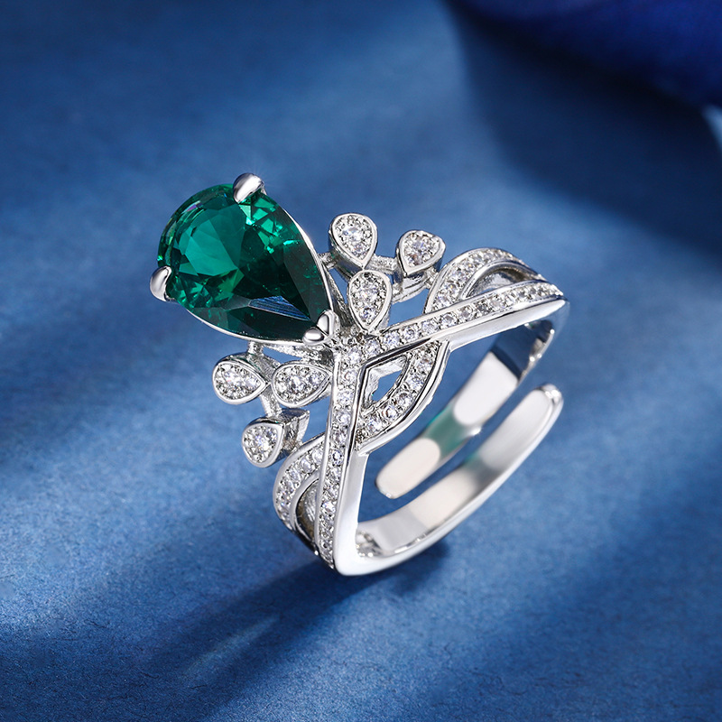 Zhuang Sheng joyería inferior de cobre chapado en oro retro moda simulación color tesoro corindón rojo diseño corona anillo femenino 8*12