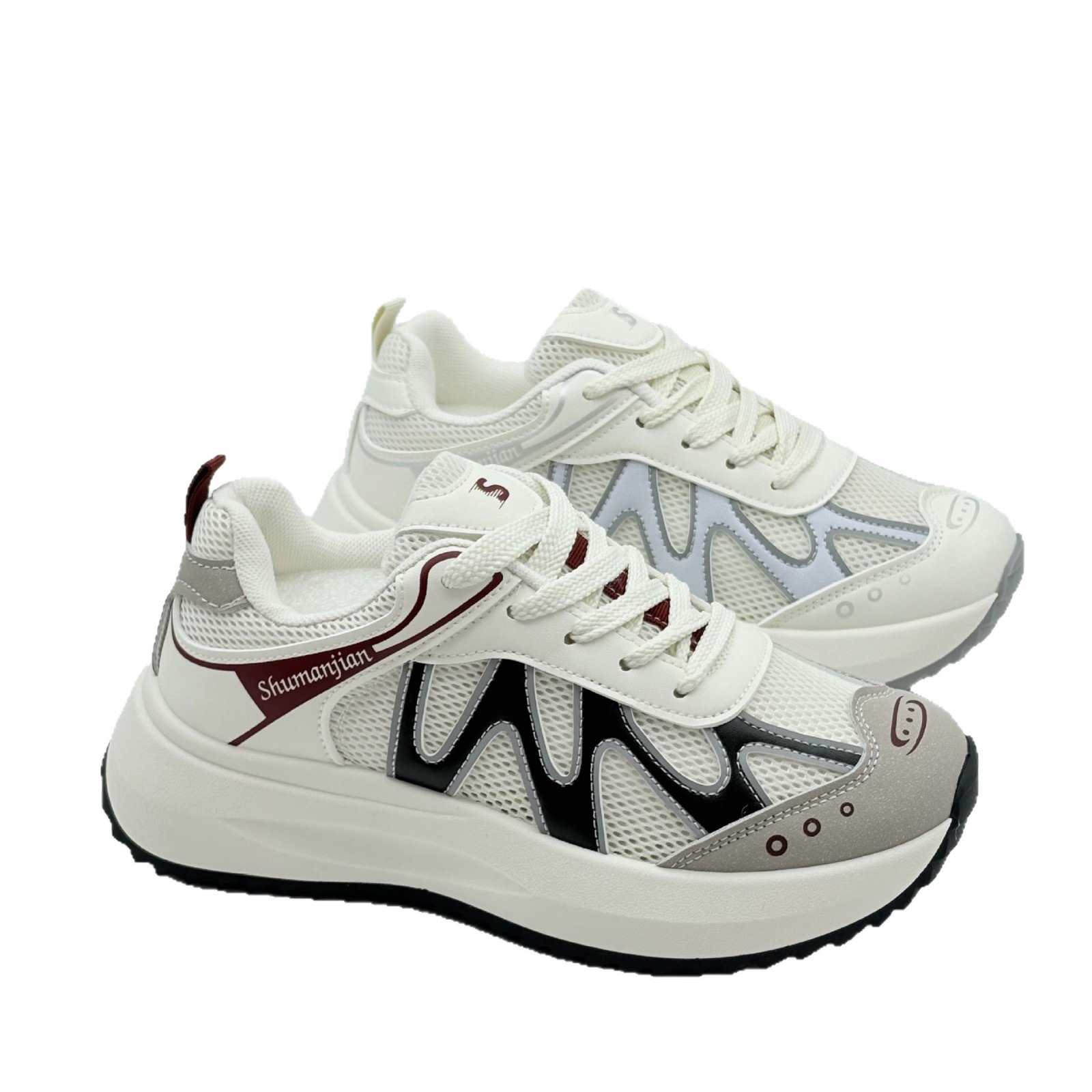 Zapatos de entrenamiento transpirables de malla gruesa para mujeres 2026 nuevos zapatos de montaña casuales super caliente primavera-verano zapatos deportivos turísticos