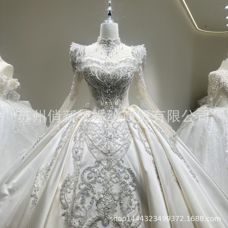 Long-sleeved satin off-shoulder main wedding dress bridal high-end tube top main yarn 2025 new heavy-duty tail multi-wear