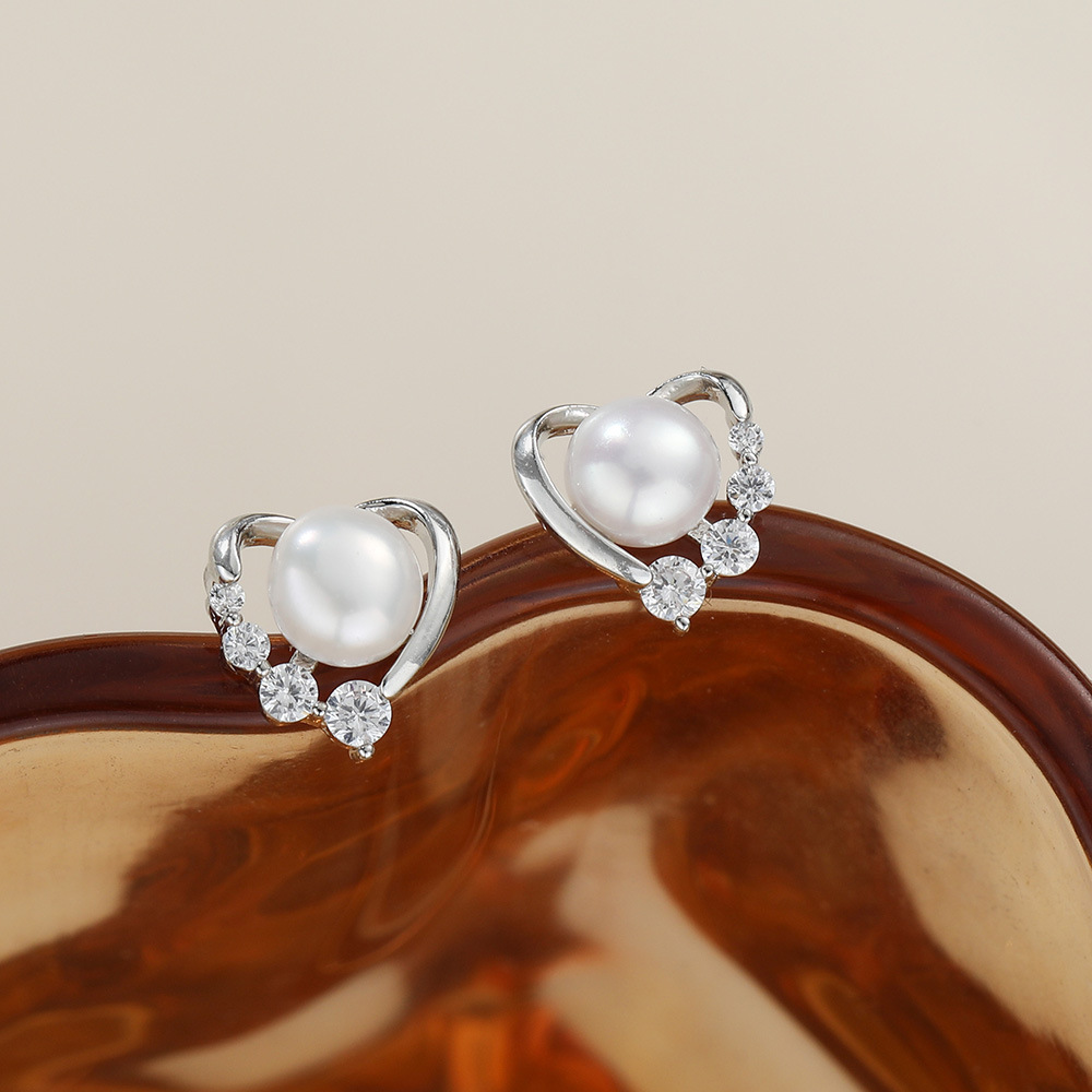 1 Pair Original Design Heart Shape Plating Inlay Freshwater Pearl Copper Zircon Ear Studs display picture 2