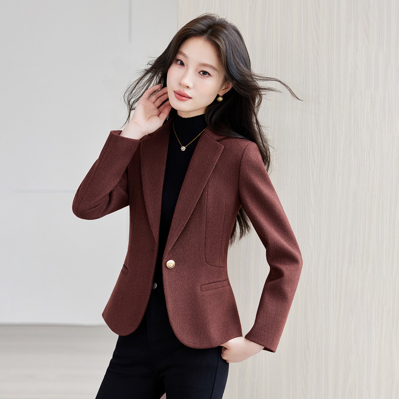 Elegant short blazer for women, 2026 slim-fit, slimming, workwear for commuting, autumn and winter new one-button suit Elegant short blazer for women, 2026 slim-fit, slimming, workwear for commuting, autumn and winter new one-button suit