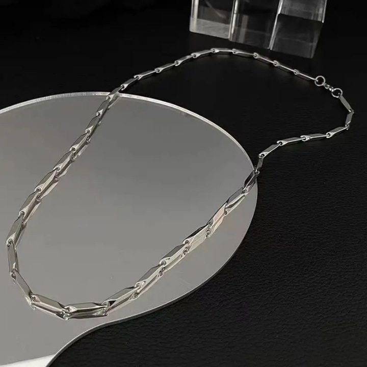 European American Minimalist Titanium Steel Geometric Chain For Men, Versatile Collarbone Chain, Non-fading, Cool And_voghion.com