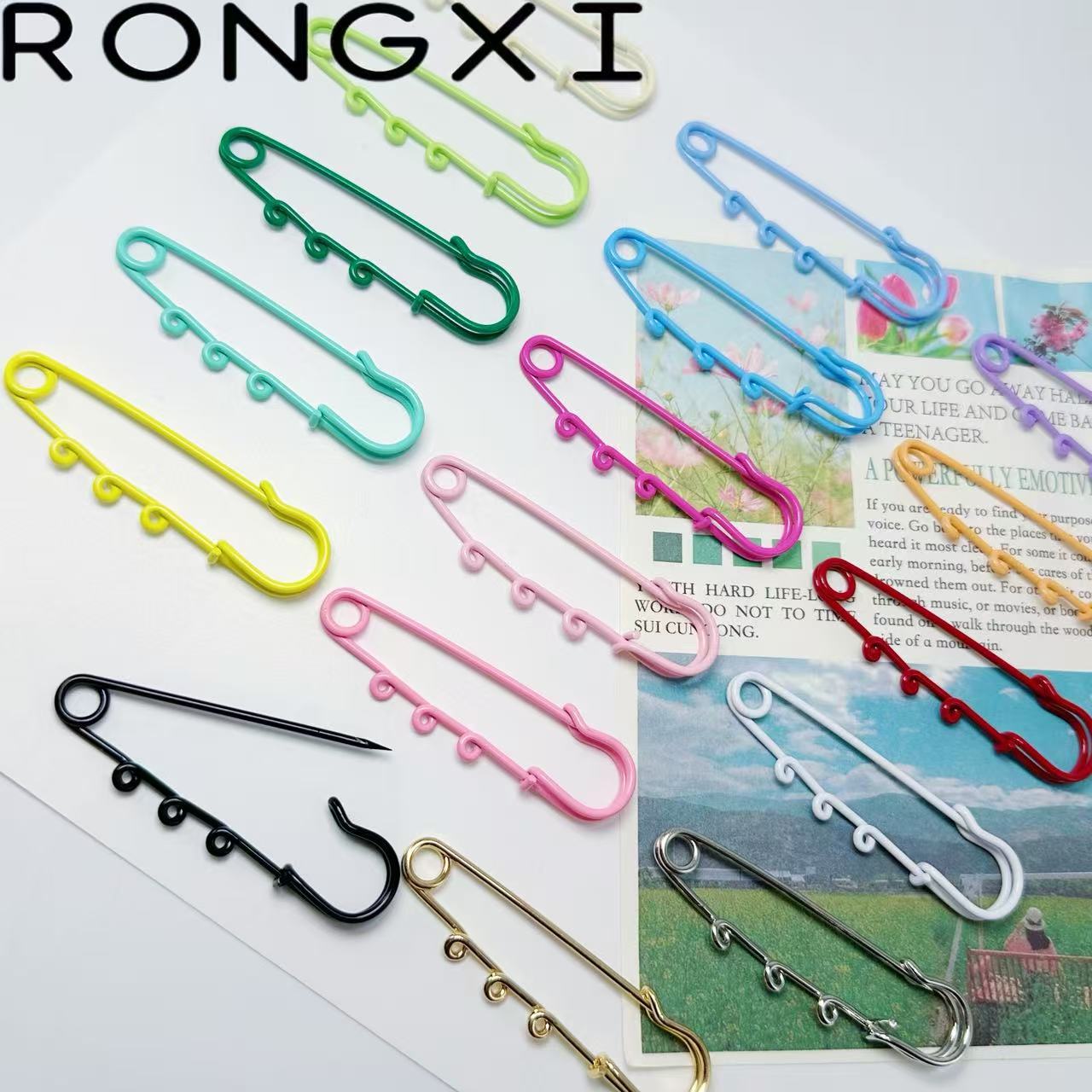 6cm pin de pintura brillante broche de tres agujeros DIY material hecho a mano bolsas de ropa accesorios de decoración clip de pelo accesorios de seguridad