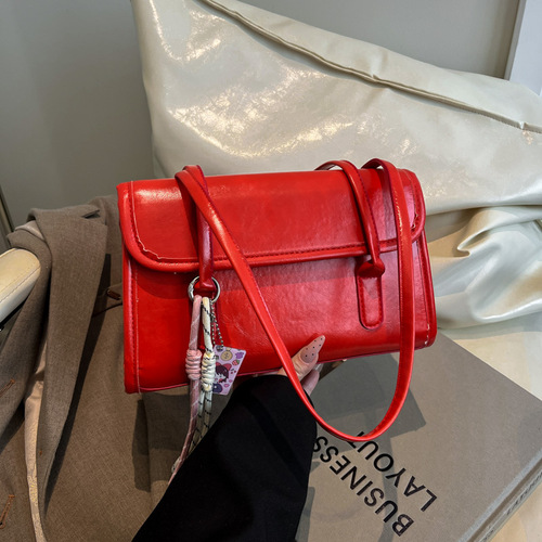 The popular large-capacity underarm bag for women in 2025, new spring and summer style, high-quality appearance, versatile fashion shoulder bag
