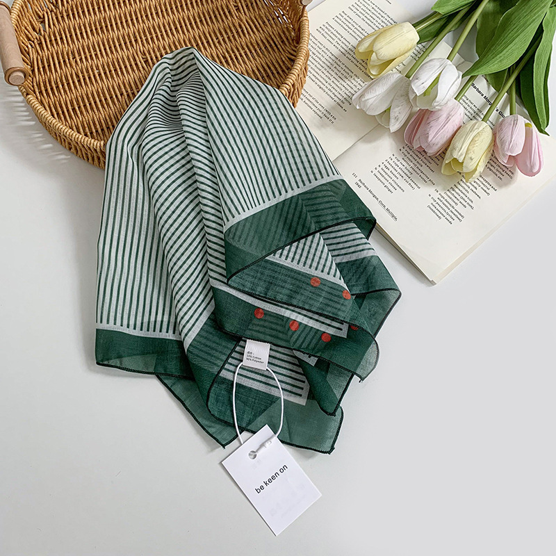 Pañuelo floral, estilo pastoral femenino de verano, nuevo estilo, bufanda fresca, bufanda de seda, bufanda cuadrada pequeña, bufanda de cuello de sentido avanzado