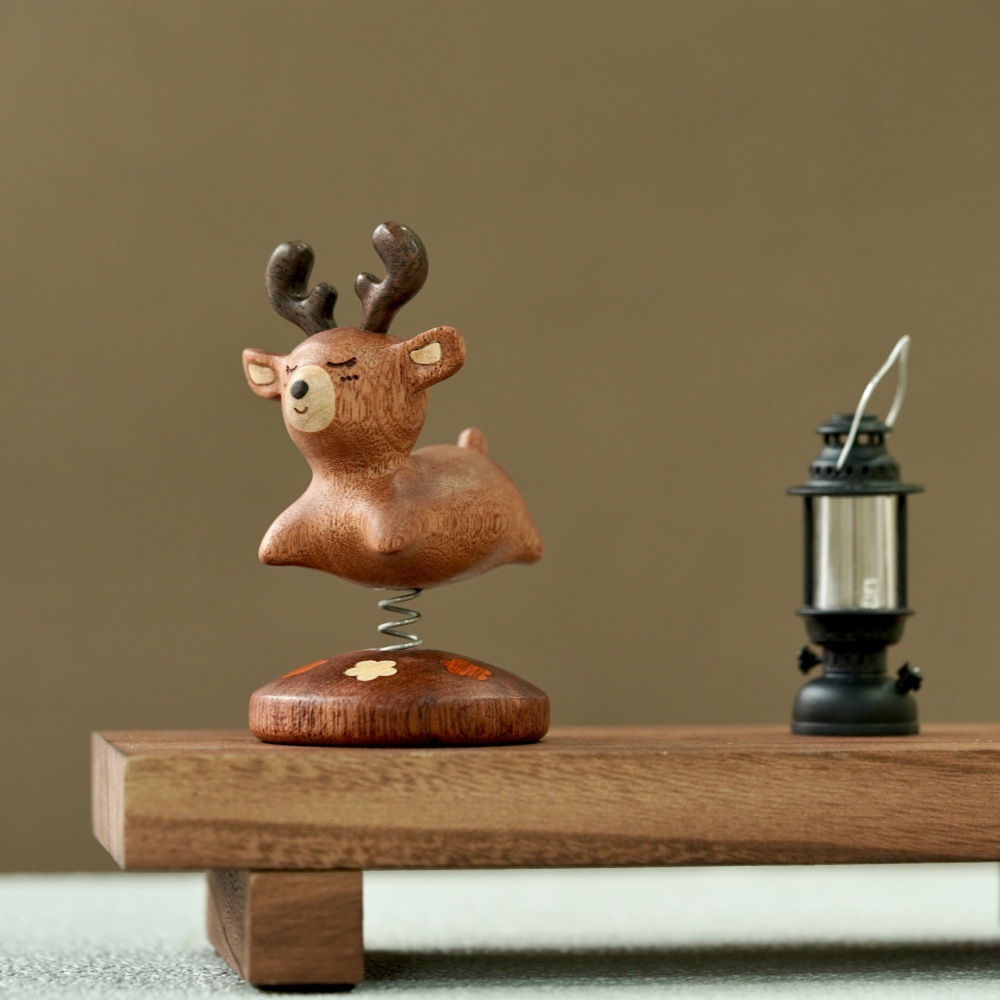 一鹿生花车载桌面摆件创意可爱木质摆件