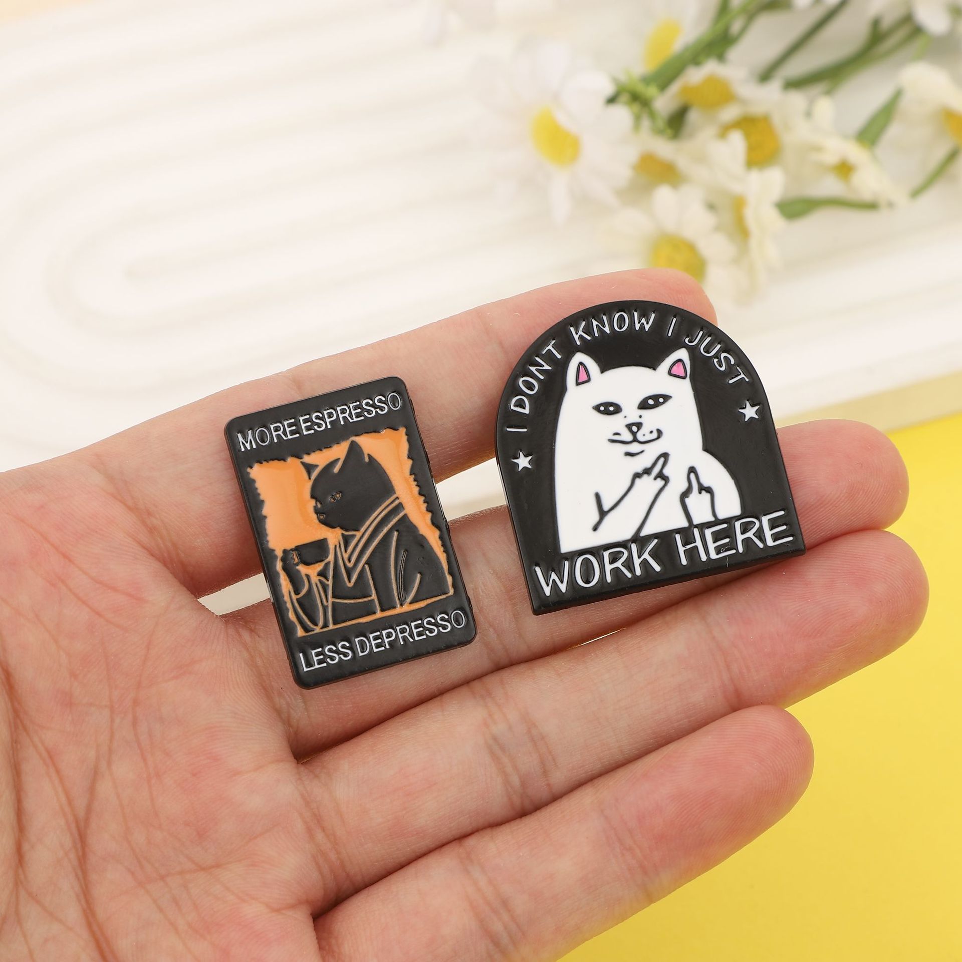 Broche de metal de gato arco-íris crachá de animal para roupa_voghion.com