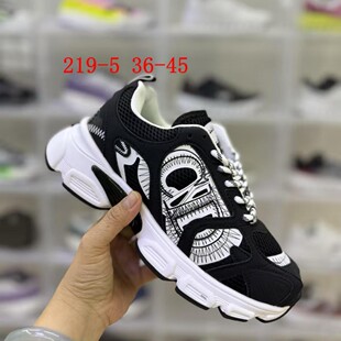 �¿����CDƴɫ�����\��Ь�W��ǰϵ�����e�\��Ь�r�аٴ��ϵ�Ь��