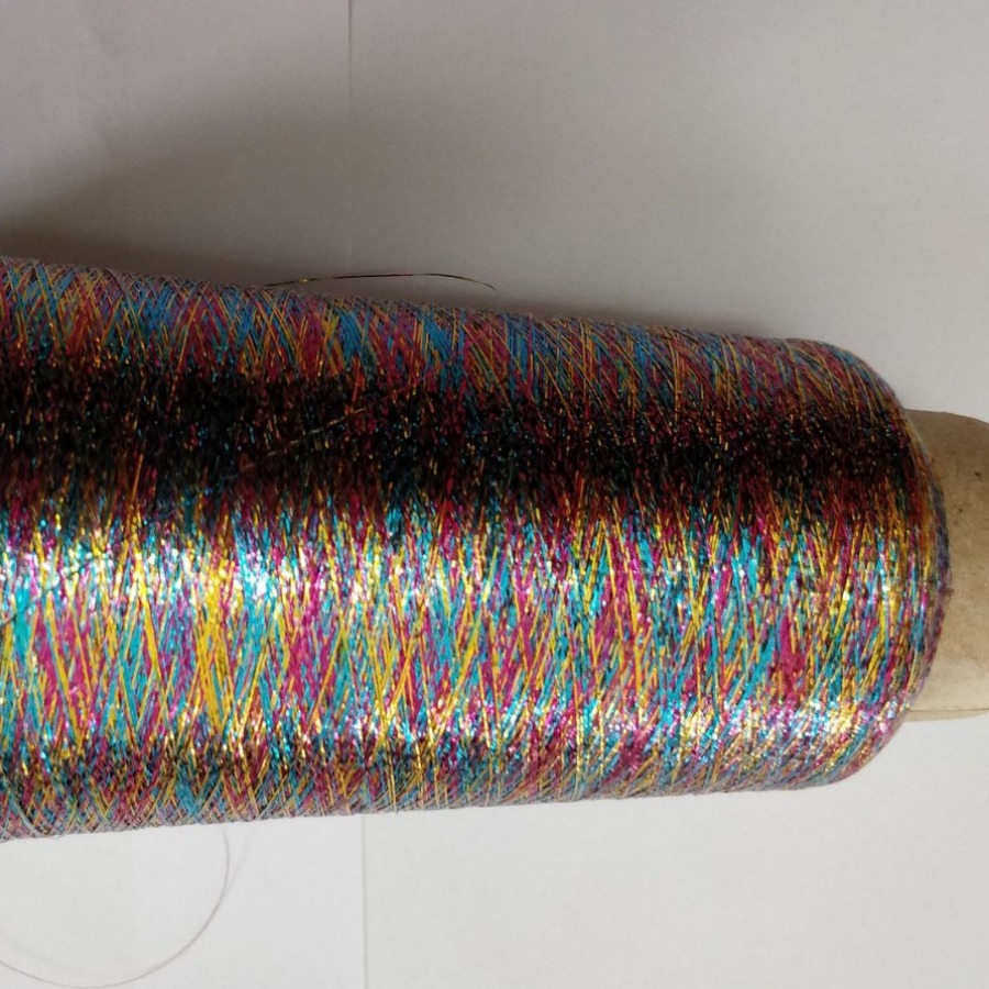 单根涤纶线包覆深红亮丝皮S捻深蓝亮皮包芯三色金箔线织地毯网布