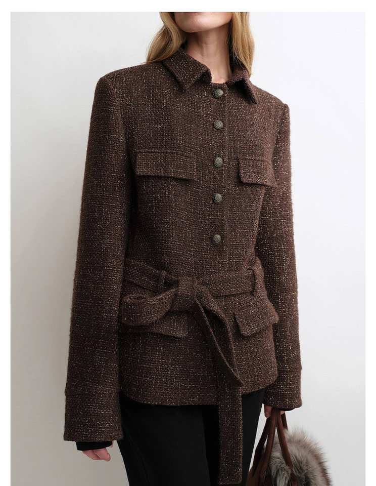 Áo khoác nữ dáng ôm kiểu sơ mi chất liệu dạ tweed lông cừu kèm thắt lưng, dài tay, cổ vest — Màu đỏ rượu Port chi tiết 11