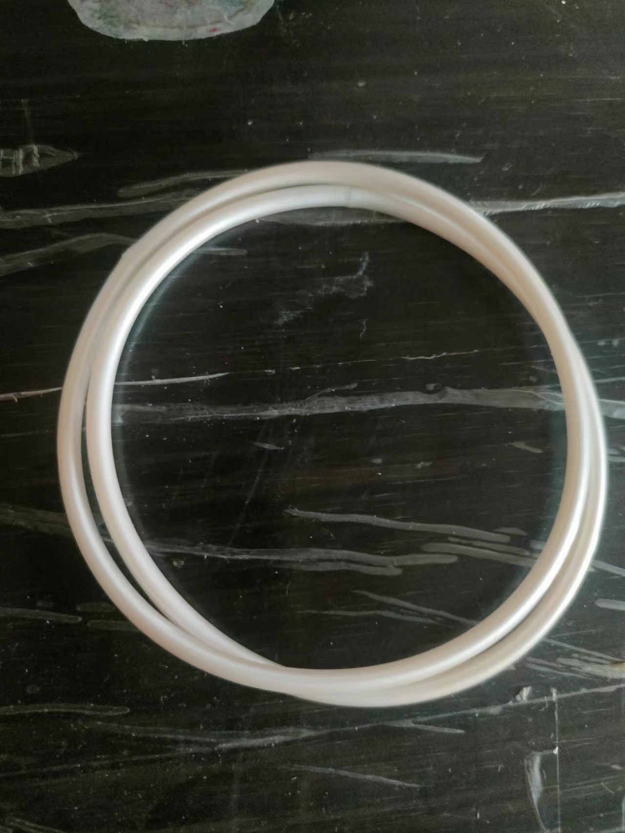 2024 Transfronterizo Amazon nueva pulsera de silicona para mujer moda simple traje de lazo pulsera al por mayor