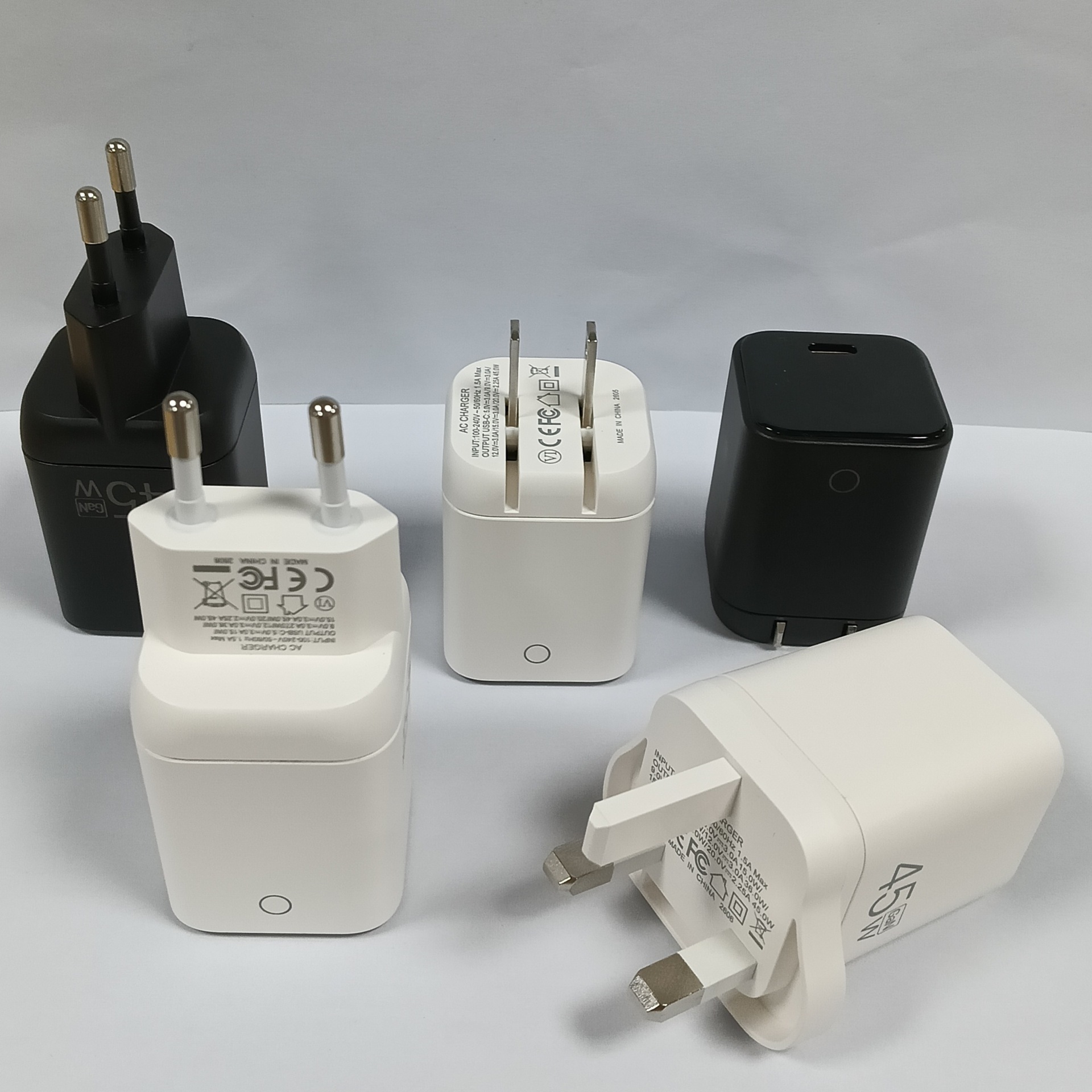 跨境足45W智能数显氮化镓充电器适用苹果安卓typec手机充电器快充