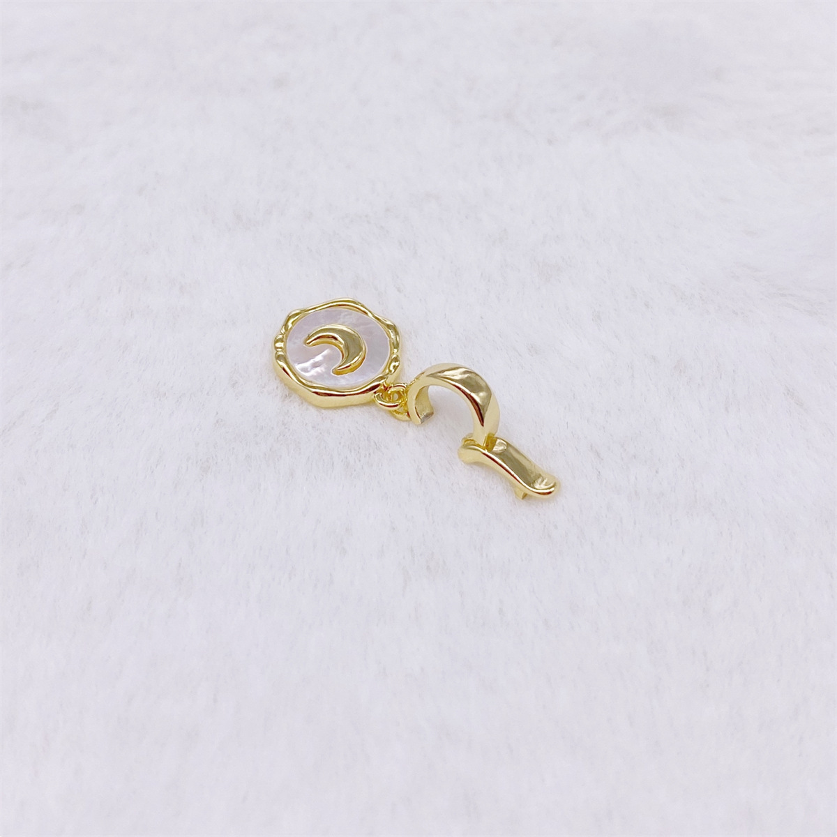 7g Weight Jewelry Buckle Jewelry Making Type DIY Jewelry Accessories Classification 1 Piece Quantity Copper Material Cross, Moon, Flower Pattern Plating Design Simple Style Style 1 Piece Copper Cross Moon Flower Jewelry Buckle 8