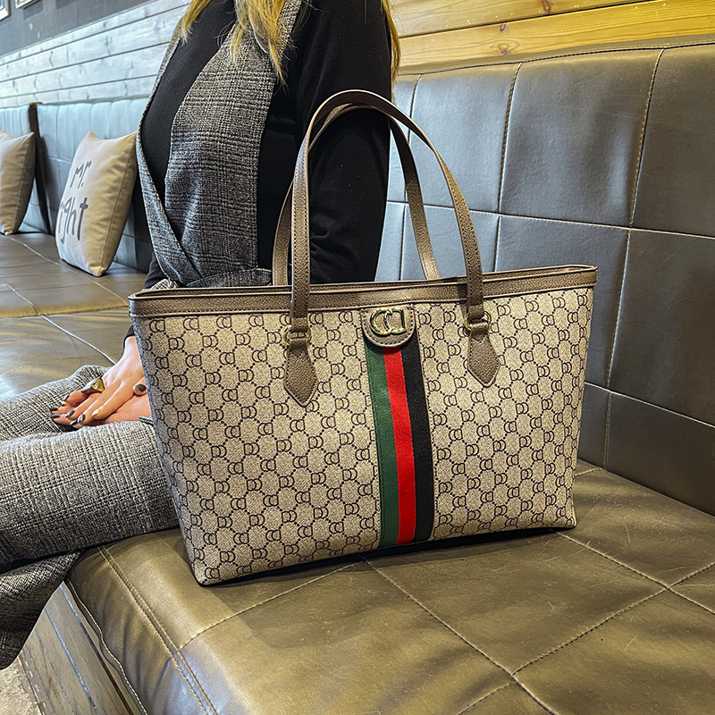 Bolso de mano de gran capacidad para mujer, bolso de mano ligero de lujo, bolso de hombro para mamá, bolso de viaje, moderno y versátil, 2025