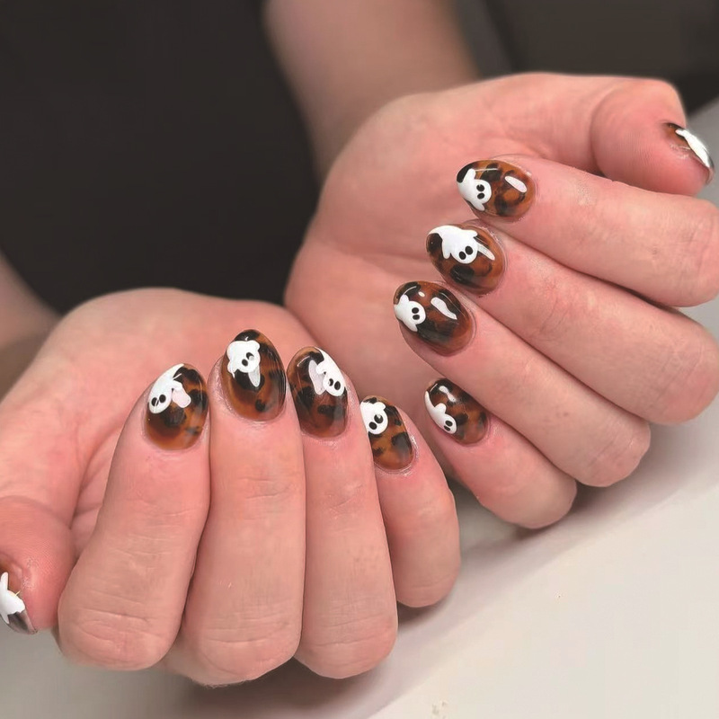 Autumn coffee-colored amber gradient short oval Halloween white ghost press-on nails, artificial nails, nail tips Autumn coffee-colored amber gradient short oval Halloween white ghost press-on nails, artificial nails, nail tips