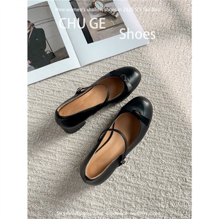 ��Ƥ��~��ʽ�͹���Ƥ��ЬŮ�A�^һ�֎��۬�����Ь�ָ���ȺСƤЬ