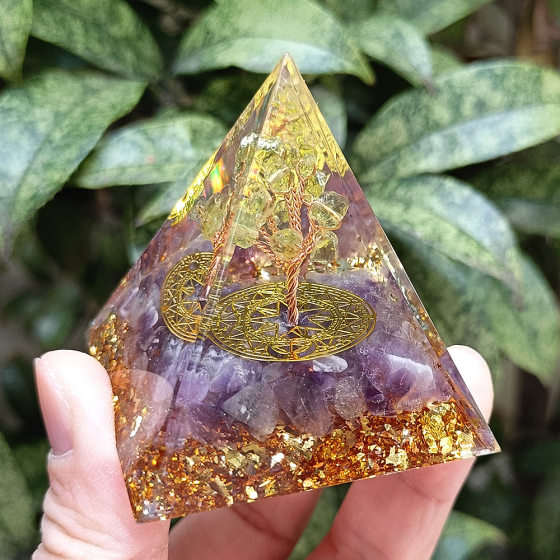 Cross-border Explosions Crystal Gravel Pyramid Ornaments Home Resin Gum Drops Handicrafts Office Decoration Gifts