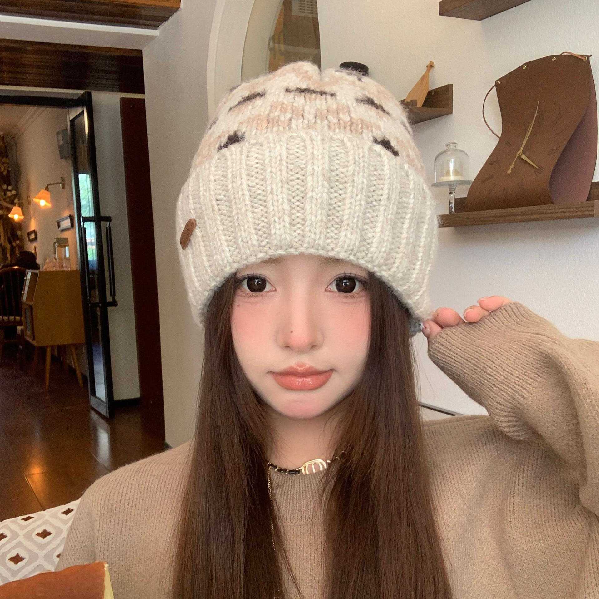 Woolen keep warm knitted hat with hood for leisure