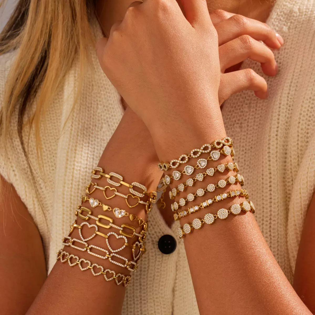 跨境爆款保色不锈钢圆形爱心锆石手链精致高级感镀金气质手链批发