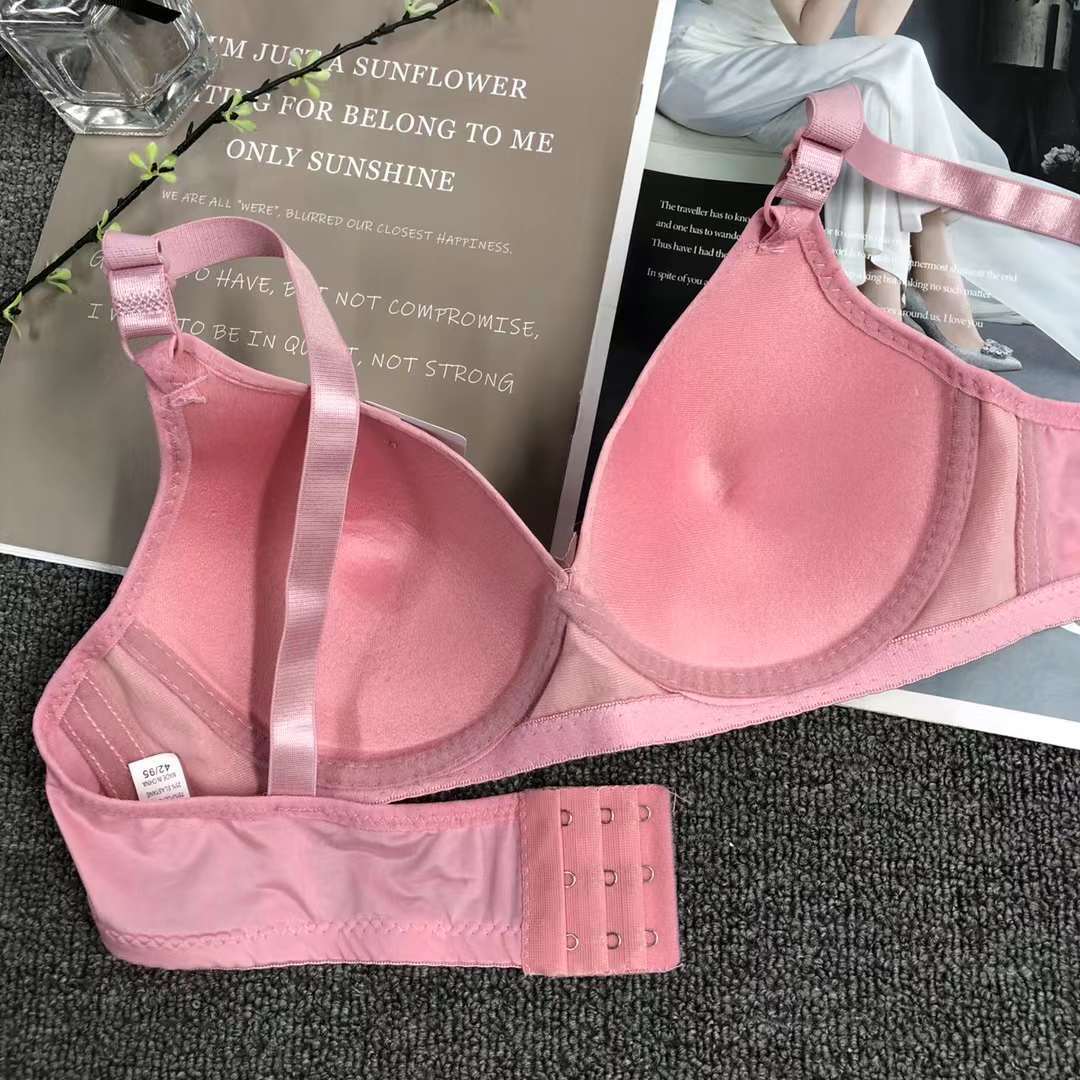 Sujetador de ropa interior de mamá transfronteriza delgada de mediana edad y ancianos sujetador inalámbrico de algodón empuja hacia arriba más sujetador de tamaño al por mayor