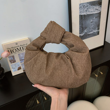 ���Q������Ӱ�2025�����¿�s�͹�ţ�в����e���ٴ�����Ů����