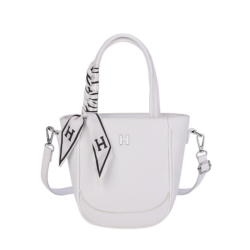 Bolso de cubo de mano 2024 Bolso de hombro de todo fósforo de viaje nuevo transfronterizo Bolso de alta capacidad Bolso de mensajero de bufanda de seda