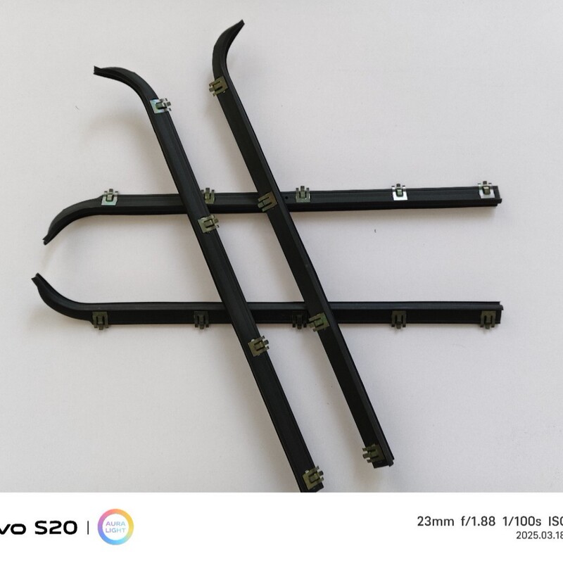 Suitable for Ford F150F250F350 water retaining strip sealing strip auto parts door and window glass outer bead