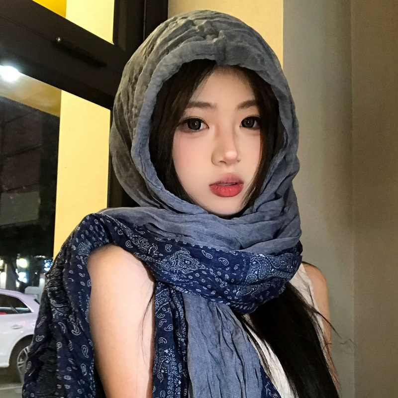 Bohemian blue paisley scarf, neck protector, sun-protective cotton and linen scarf, vacation-style, long scarf for photoshoots, flowing scarf