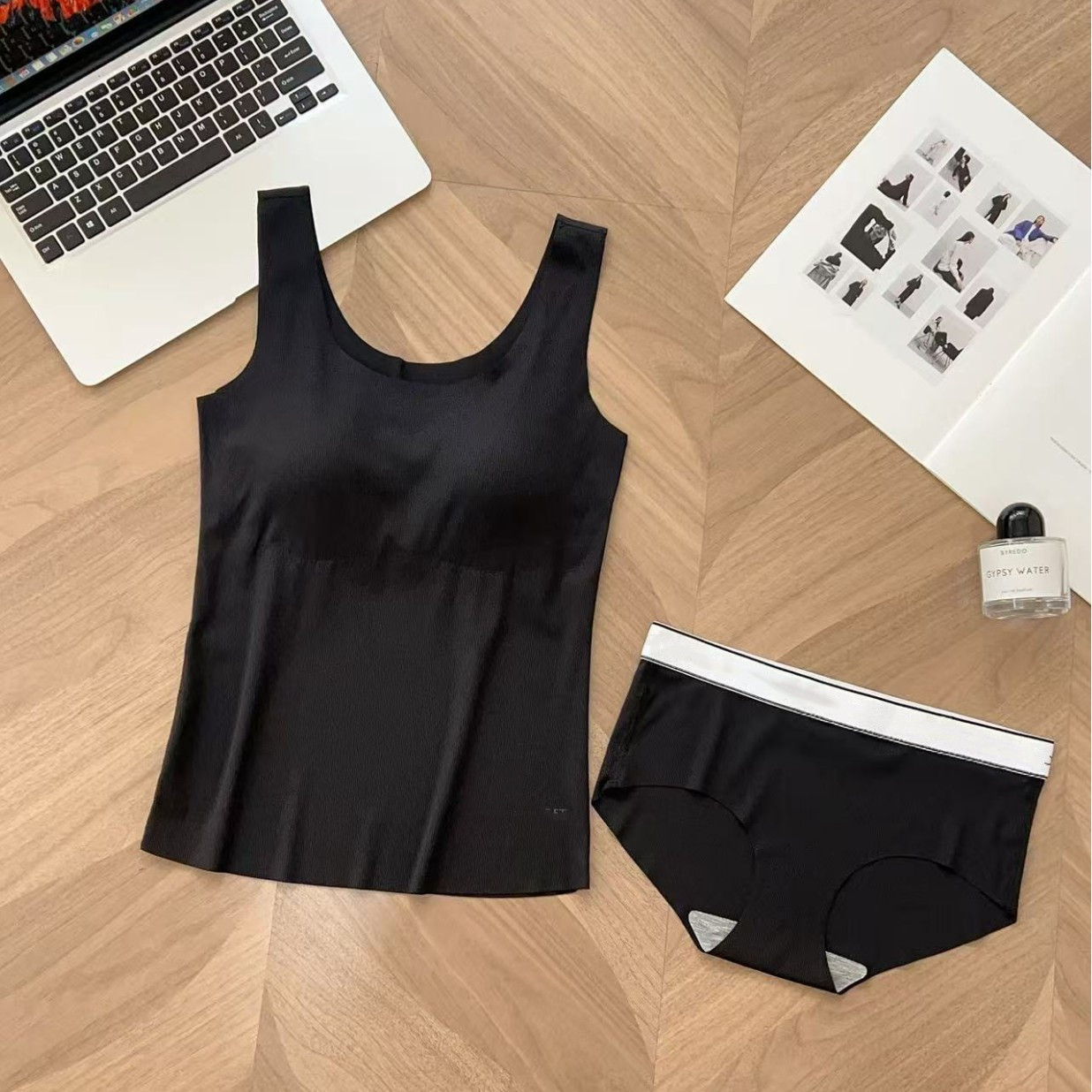 Women's Invisible Seamless U-Neck Underwear Set, Non-Returnable, High-Elastic Ice Silk Cool Vest and Panties, Women's V-Style S