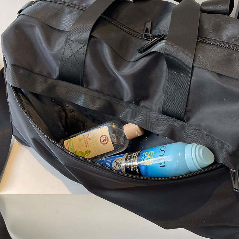 Bolsa de viaje de gran capacidad de corta distancia para mujer 2024 nueva bolsa de fitness deportiva ligera simple y versátil bolso de mensajero de un solo hombro para hombre