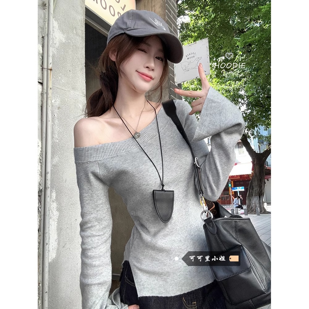 Off-the-shoulder, slit-hem long-sleeved knit sweater for women, autumn/winter 2024 new Korean style, women's inner layer base top.