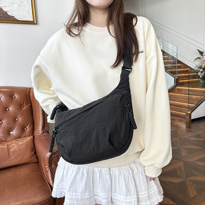 Fashionable Cloth Bag for Female Students Attending Class, Nylon Cloth Crossbody Bag, Large Capacity Shoulder Bag, Japanese Style Travel Dumpling Bag