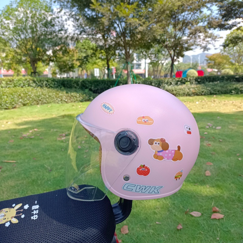 New National Standard 3C Certified Electric Motorcycle Safety Helmet for 1-8 Years Old, Four-Sided Windproof, Warm and Not Broken