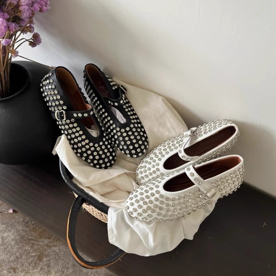 얕은 입 버클 발레 신발 라운드 발가락 플랫 신발 레트로 풀 다이아몬드 메리 제인 신발 여성의 2025 새로운 스타일