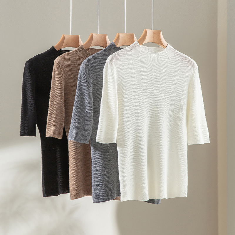 26 Spring/Summer New Women's Fishbone Pattern Fine Knit All-Wool Seamless Integrated Knitwear Light Luxury Top Mid-Sleeve T-Shirt 26 Spring/Summer New Women's Fishbone Pattern Fine Knit All-Wool Seamless Integrated Knitwear Light Luxury Top Mid-Sleeve T-Shirt