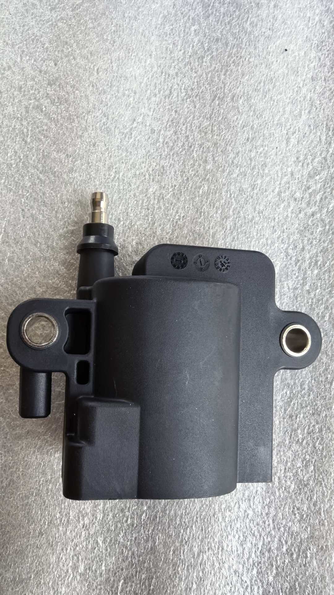In-stock Weichai engine parts from the manufacturer, special ignition coil for the National VI B gas engine 1002570666