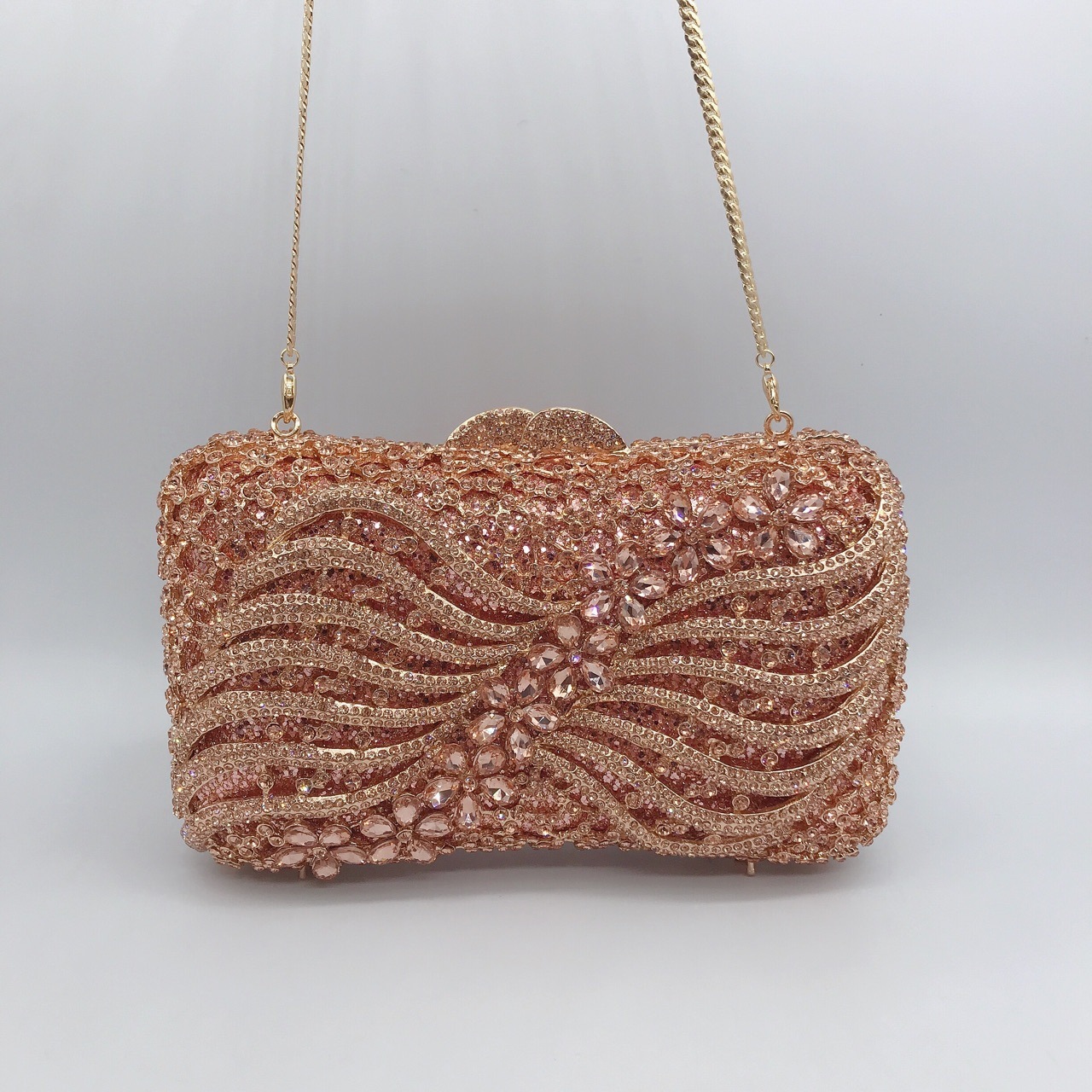 * Cross-border bow-band diamond banquete bolsa de metal hueco fiesta bolsa de diamantes cadena de mano