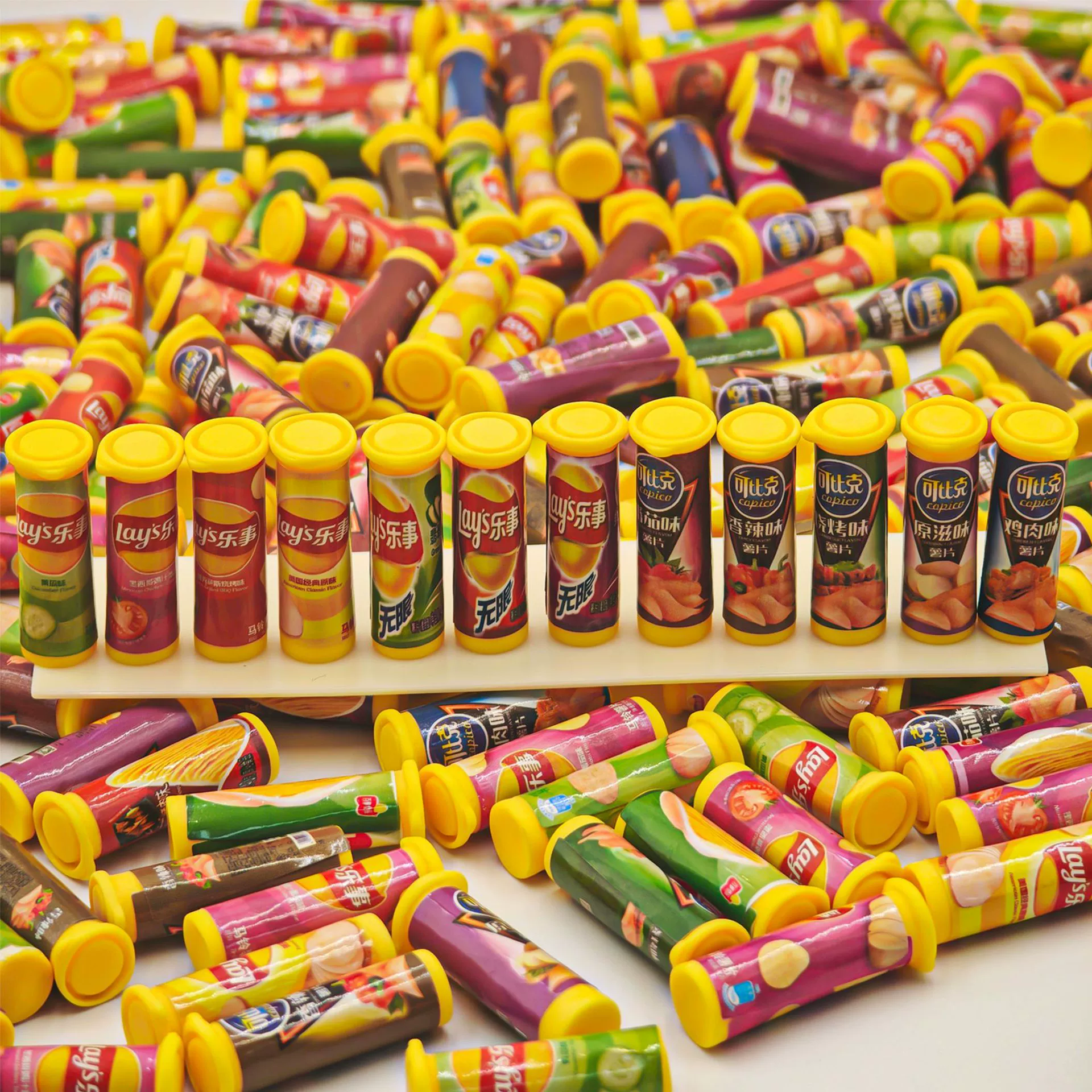 Имитация мини-закусок, картофельных чипсов, миниатюрных игрушек для еды, кукольного домика с микропейзажем, украшений из смолы, аксессуаров и украшений ручной работы своими руками.