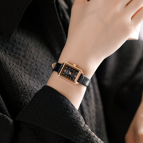 歌迪手表女年新款小众学生简约小方表时尚潮流女士皮带手表