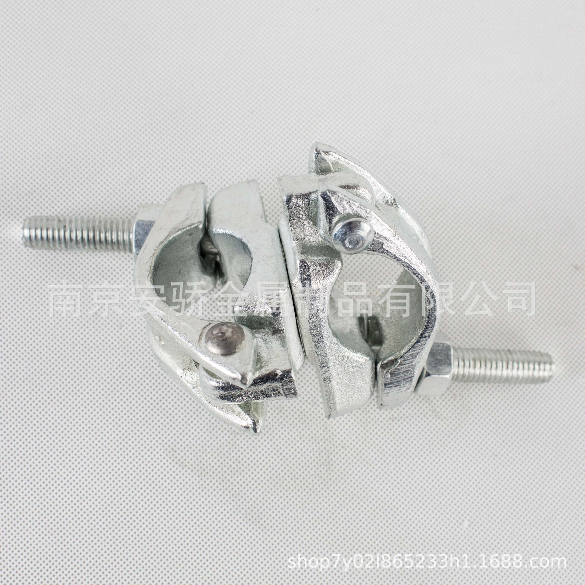 厂家直销优惠价格锻压镀锌Q235原钢活动扣转向扣旋转扣脚手架扣件