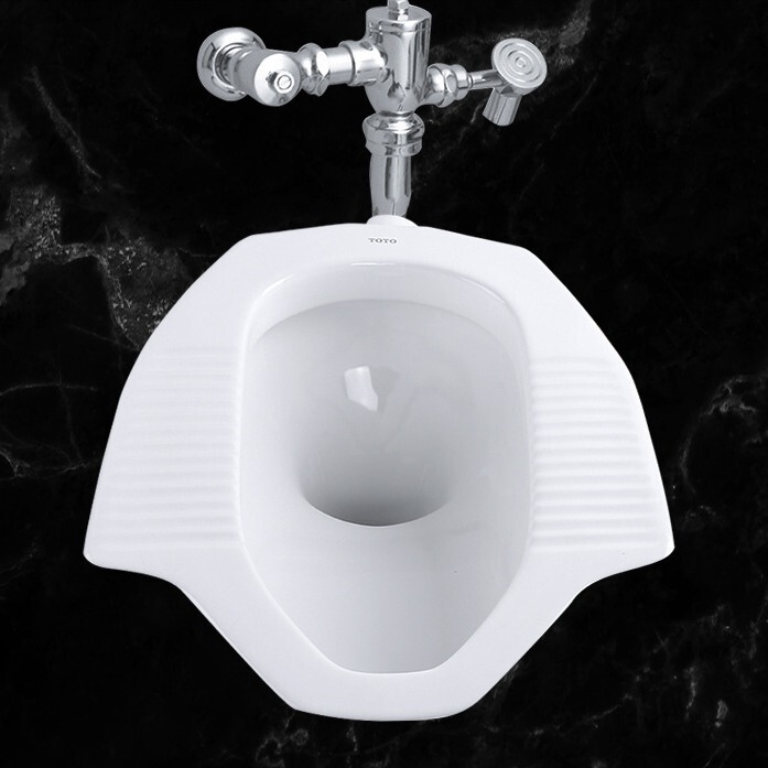 T3 t 3しゃがみ便器CW8RBしゃがみ穴CW7RBしゃがみトイレに誘導足をつけて水タンクを押して水を流すセットの便器|undefined