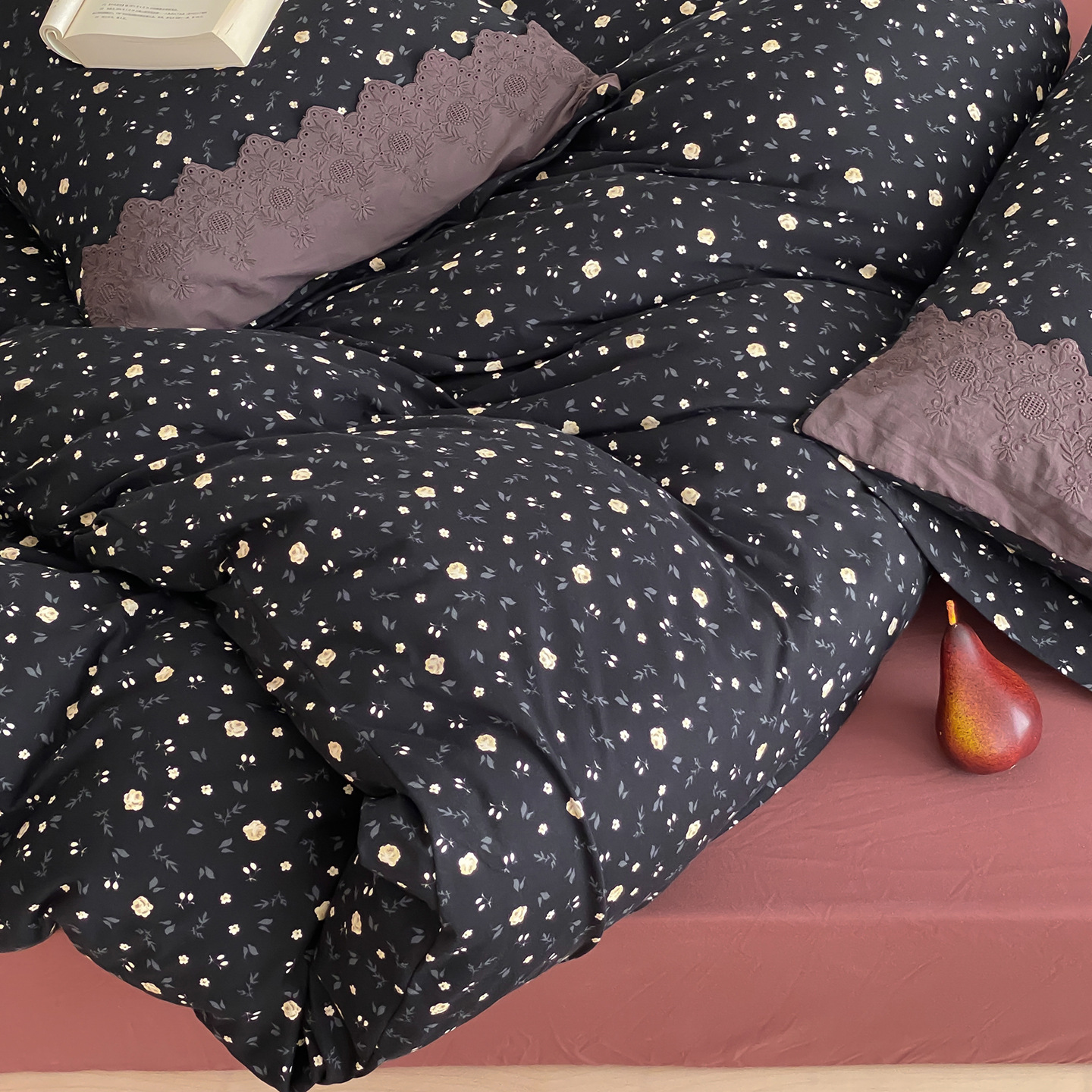 French Vintage Floral Bedding Set 100 Percent Cotton Four Piece_voghion.com