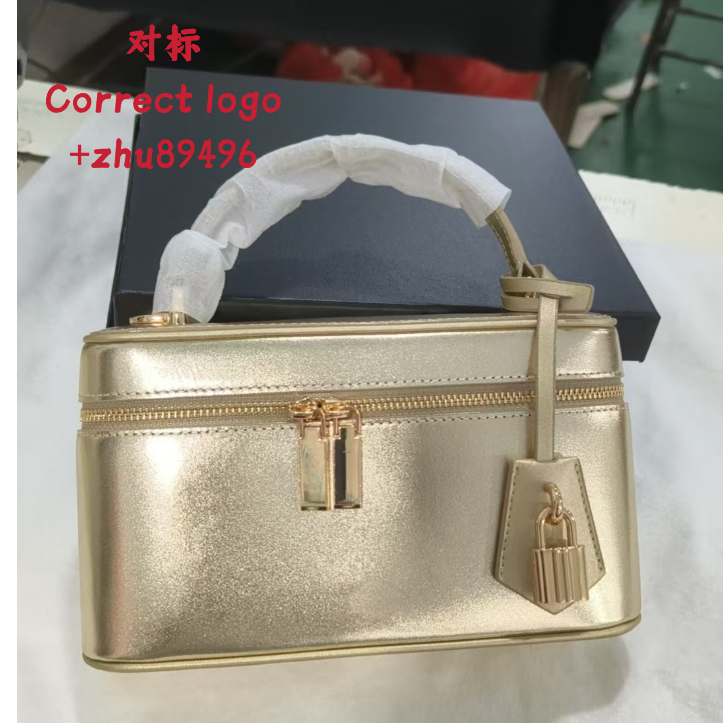 Glossy gold with gift box