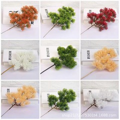 松の針をシミュレーションして客を迎えます。