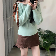 һ�ּ粨�c����ë��Ů�ﶬ�¿��OӋ��¶�缃ɫ�nϵ�L��ᘿ�����